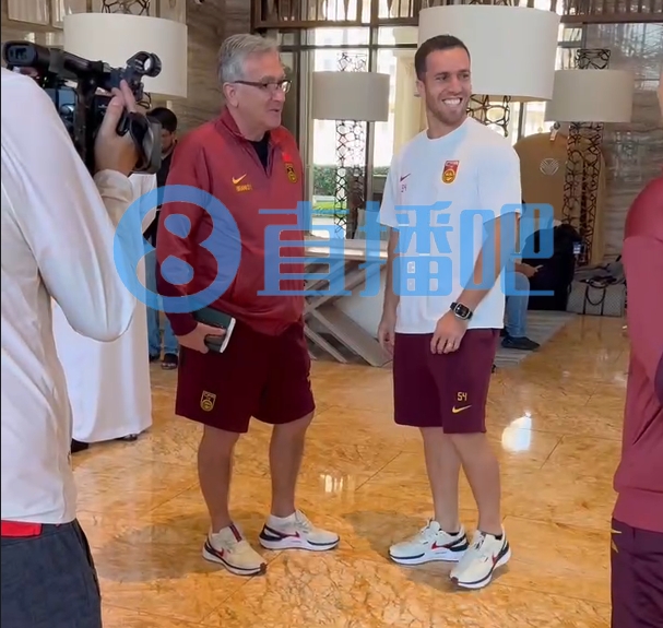 記者:塞爾吉尼奧肯定補報名&就等FIFA,對出戰(zhàn)中沙戰(zhàn)持樂觀態(tài)度