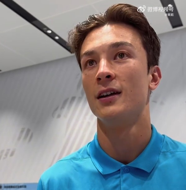安永佳:專業(yè)足球場氛圍很美妙 玉昆的徐宏杰讓我印象最深刻