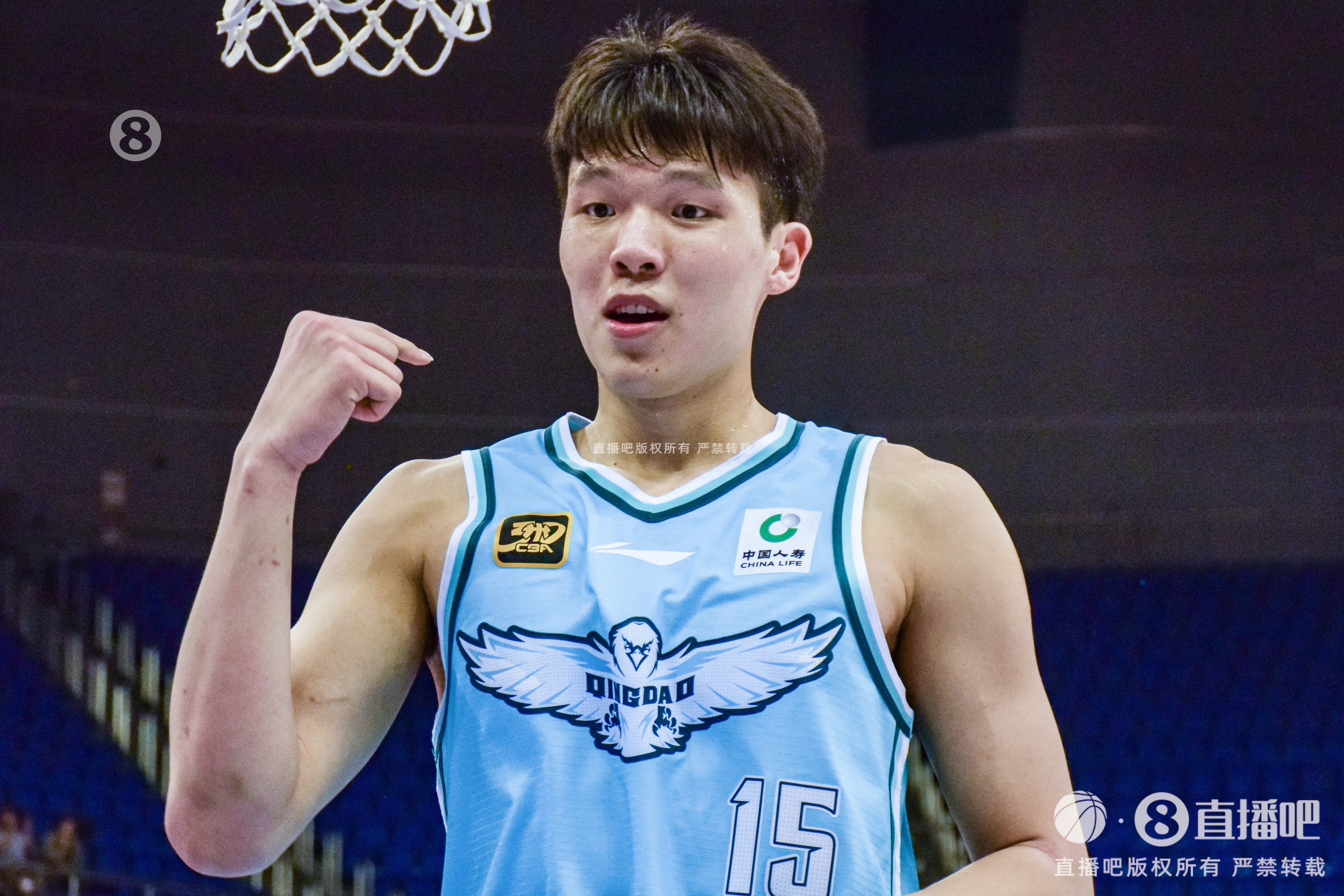 亮點十足!楊瀚森半場7投5中 拿下13分9板2助1斷2帽&正負(fù)值+14